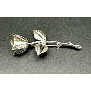 Brooch Elegant Silver Rose